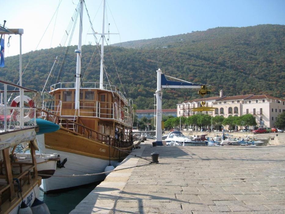 Apartments Near The Beach, With Terraces And Seaview At House B. Мощеничка-Драга Экстерьер фото