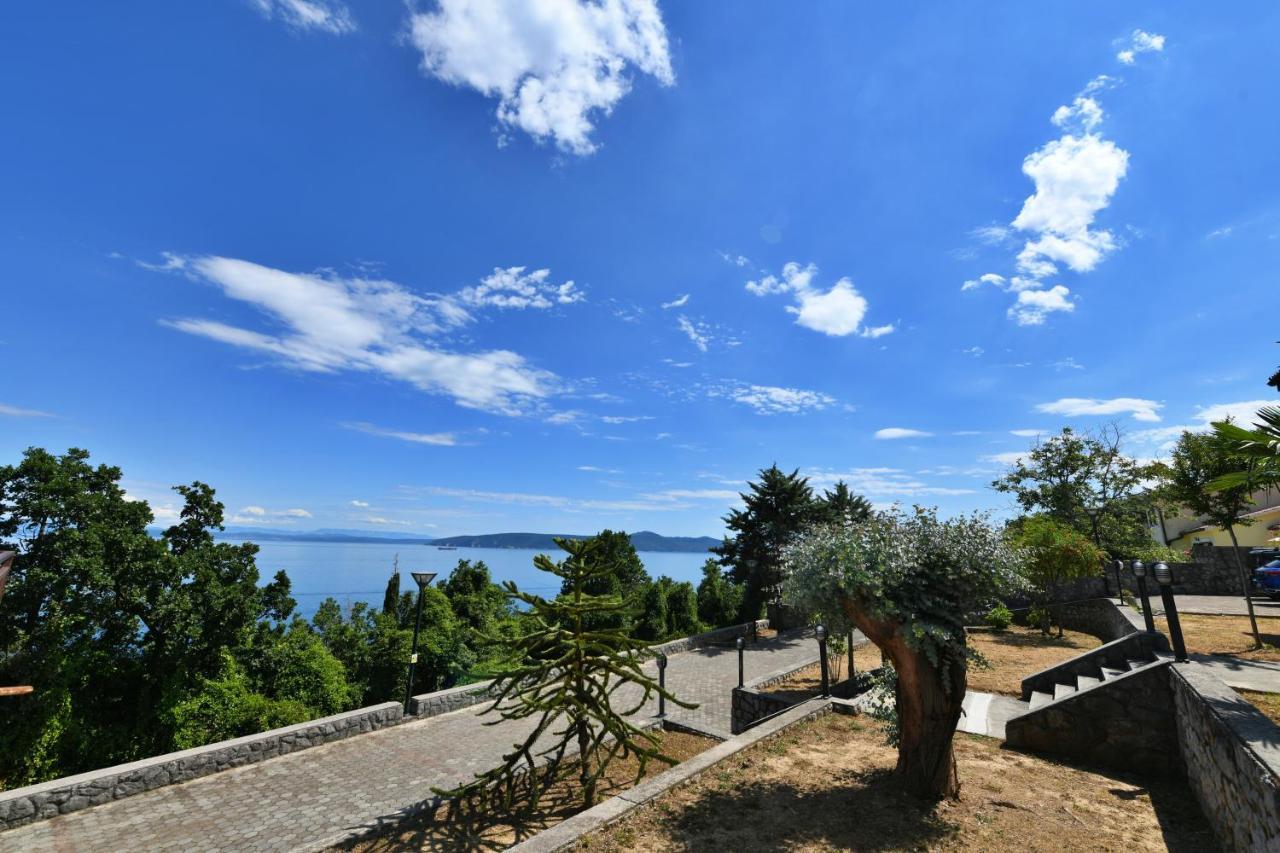 Apartments Near The Beach, With Terraces And Seaview At House B. Мощеничка-Драга Экстерьер фото